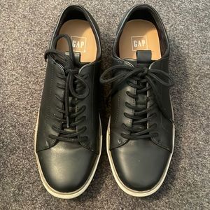 GAP mens black sneakers size 9